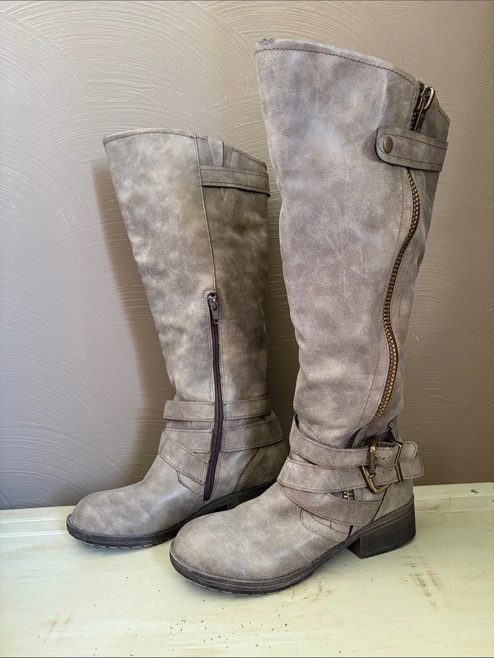 Classic Taupe Knee-High Riding Boots - Unbranded